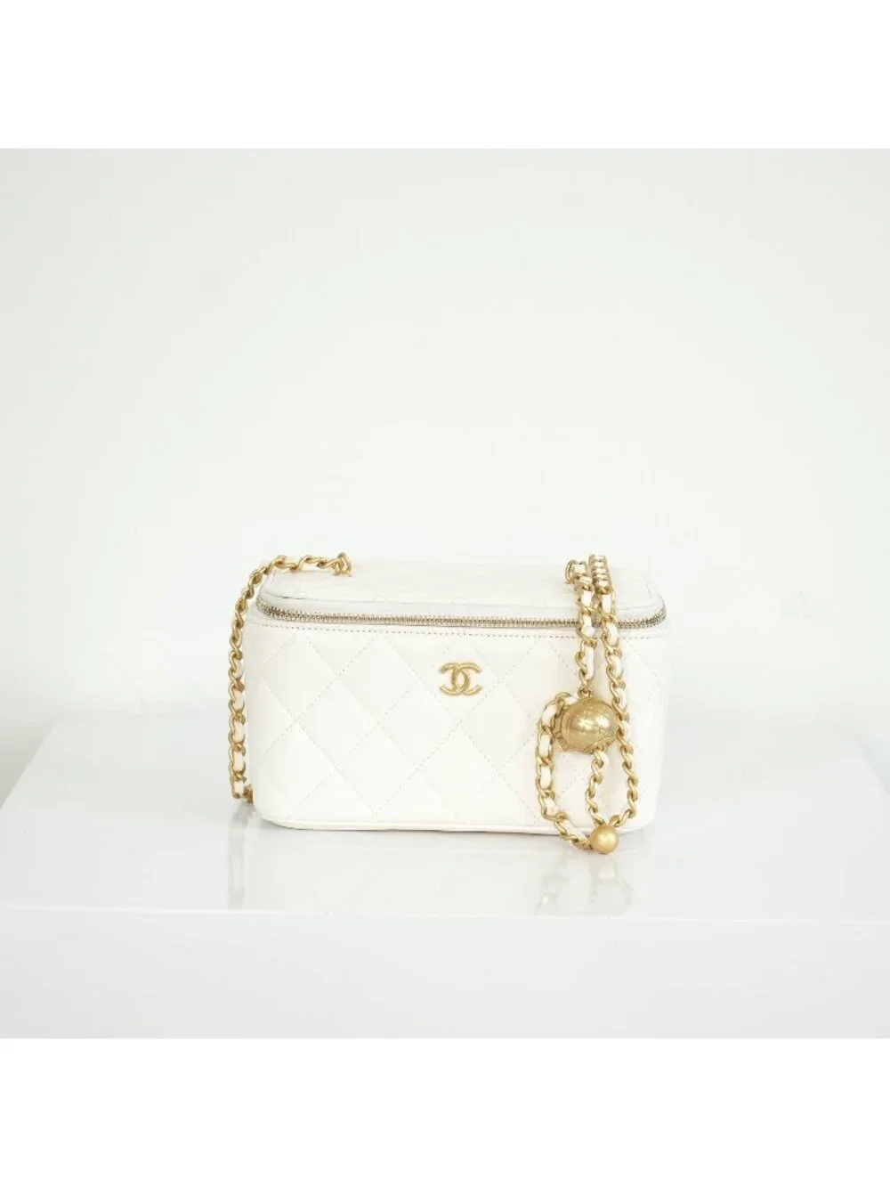 Chanel White Quilted Lambskin Leather Vanity with Dust Bag